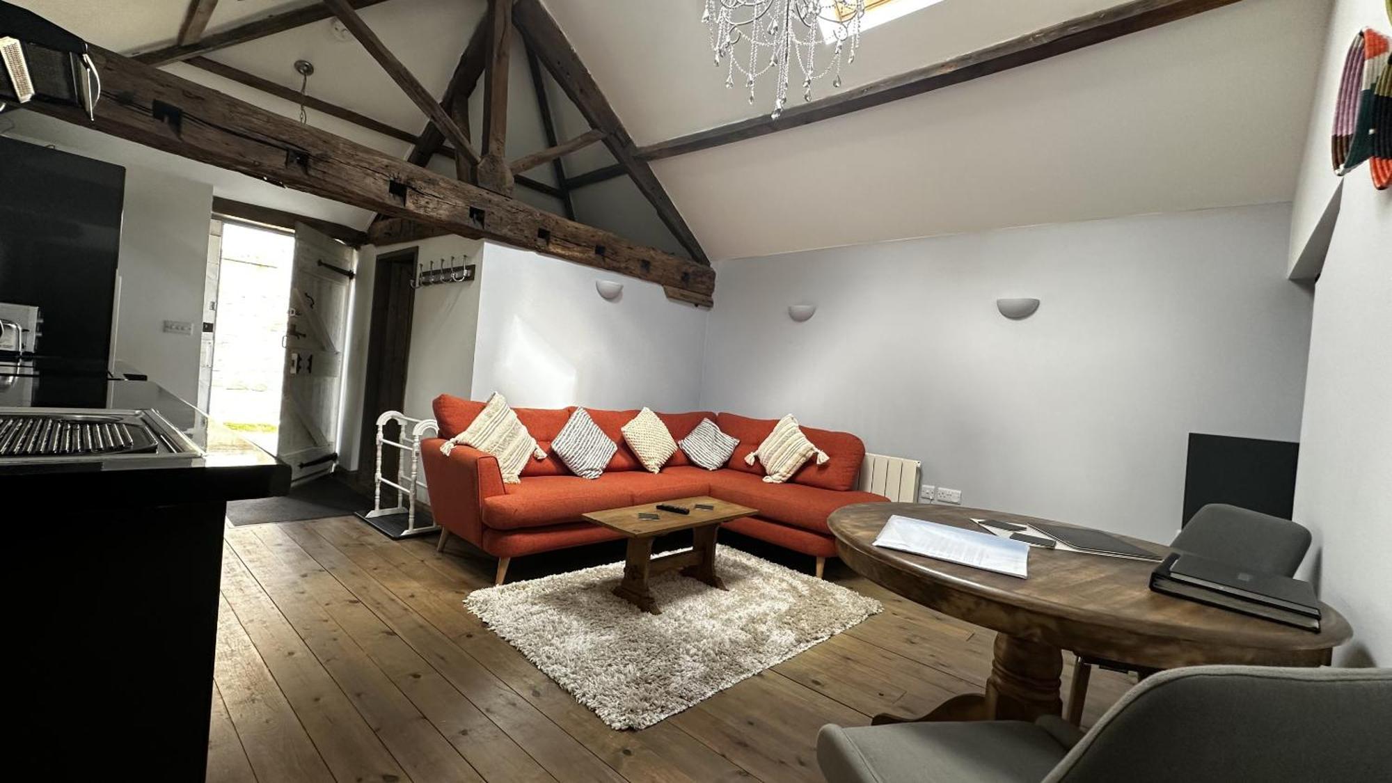 The Smithy Villa แนร์สเบอเรอ ภายนอก รูปภาพ